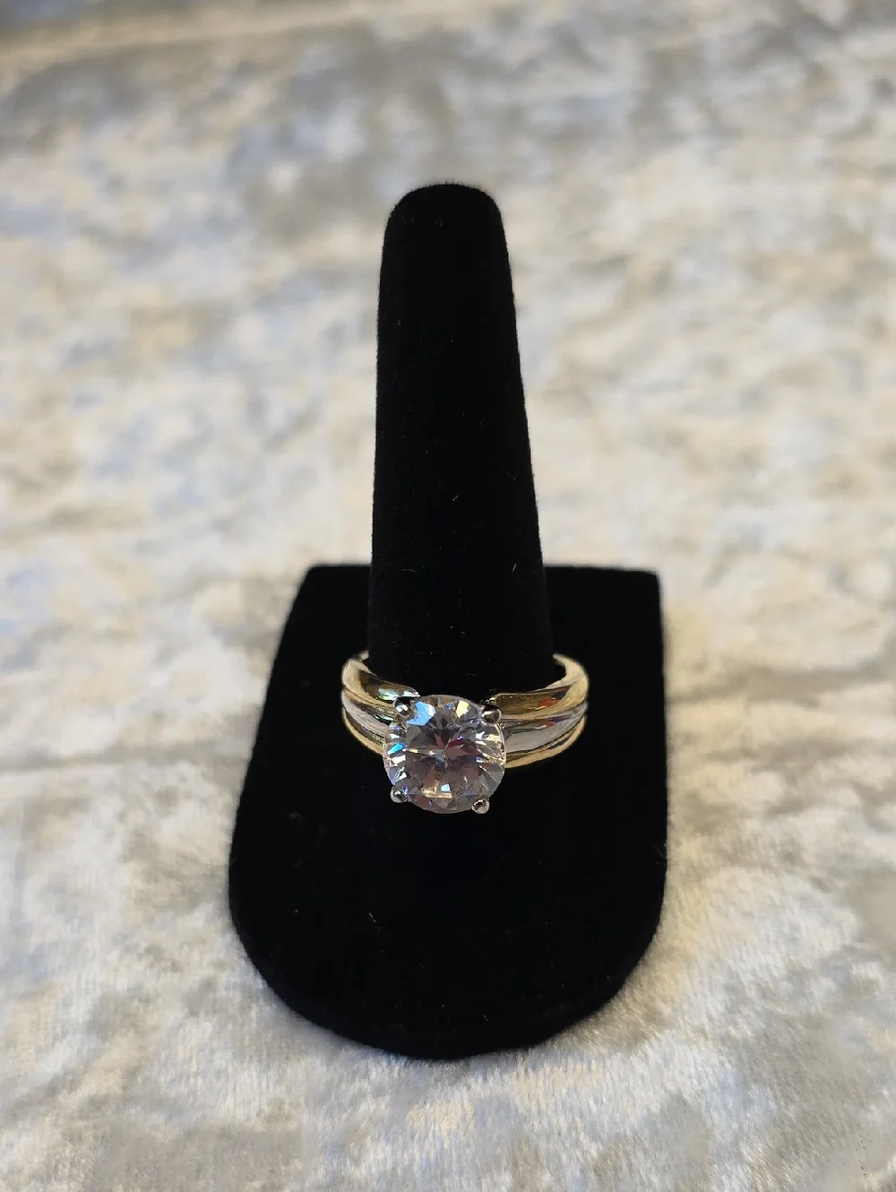 Classic Gold & Silver-Tone Solitaire Bold Ring with Clear Round Stone Size 7.5